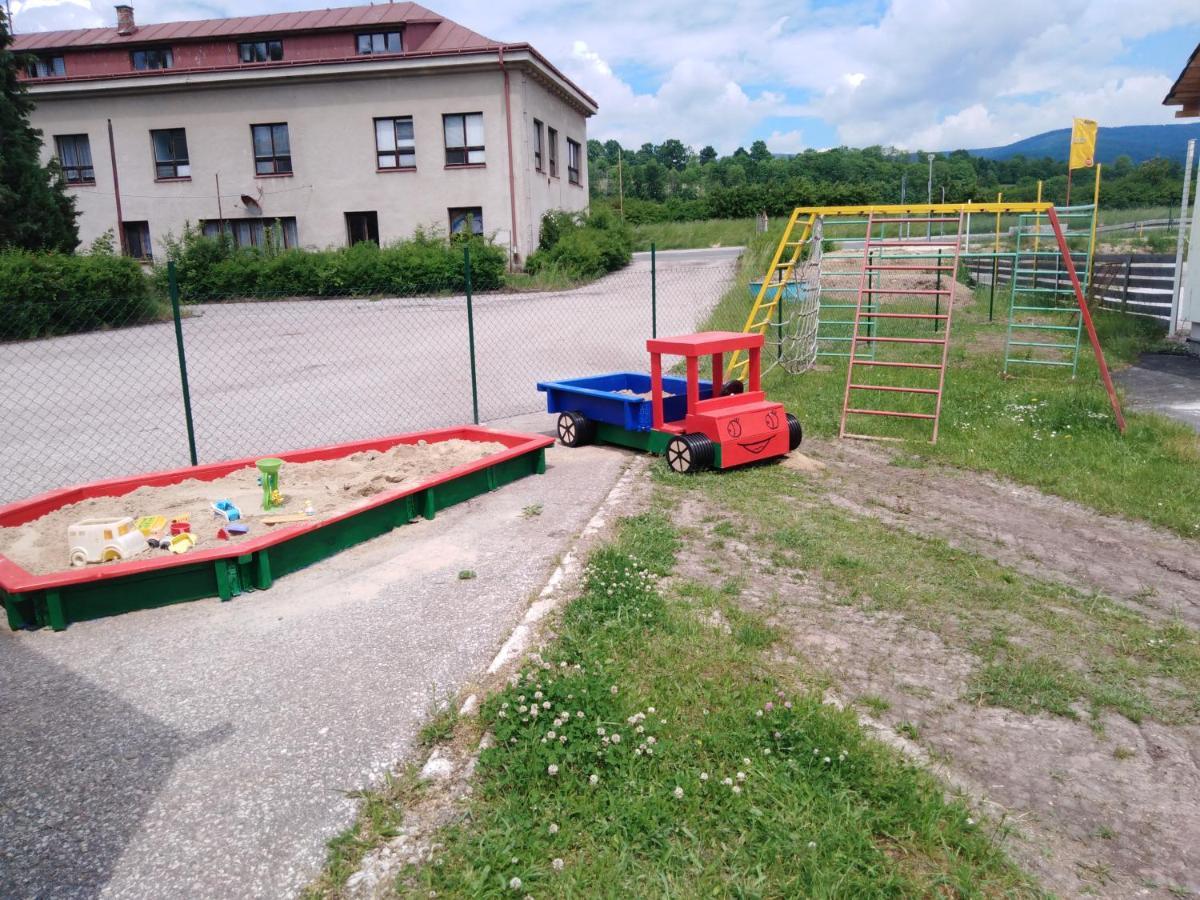 Family Bungalows & Camp Vrchlabí Exteriör bild